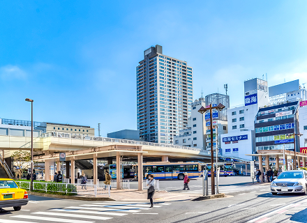 鶴見駅より徒歩1分の通いやすい立地